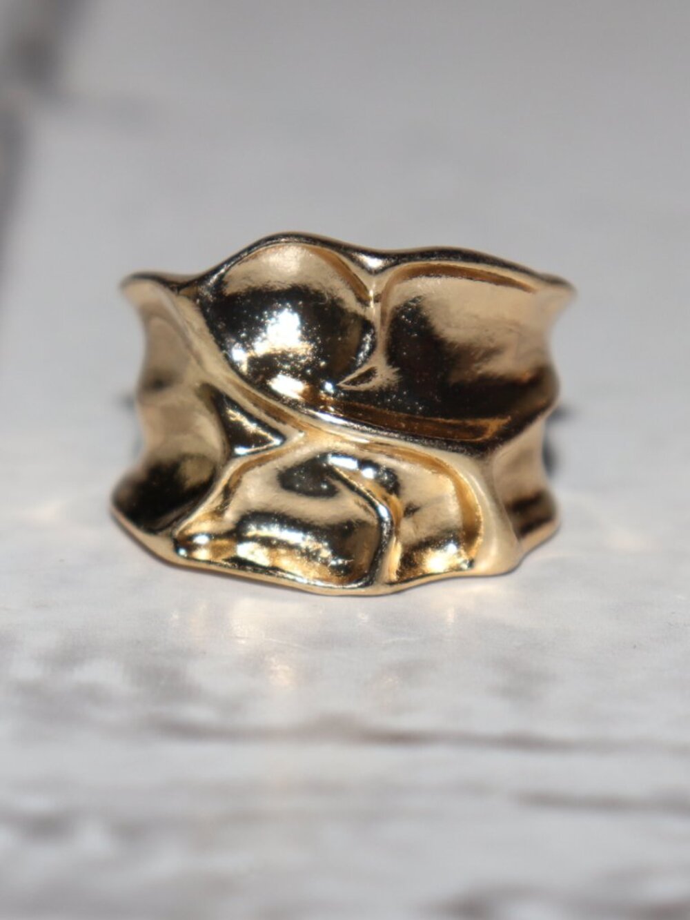 ✨ NWOT Gold Sculpted Wave Ring • Size 7.5 ✨